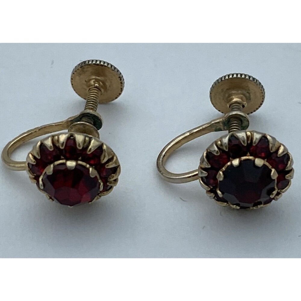 Vargas MFG Co glass "garnets" gold tone  screw back vintage earrings 1945 mark